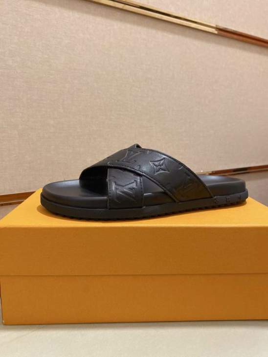 Picture of Louis Vuitton Slippers _SKULVsz38-44hnh03121039